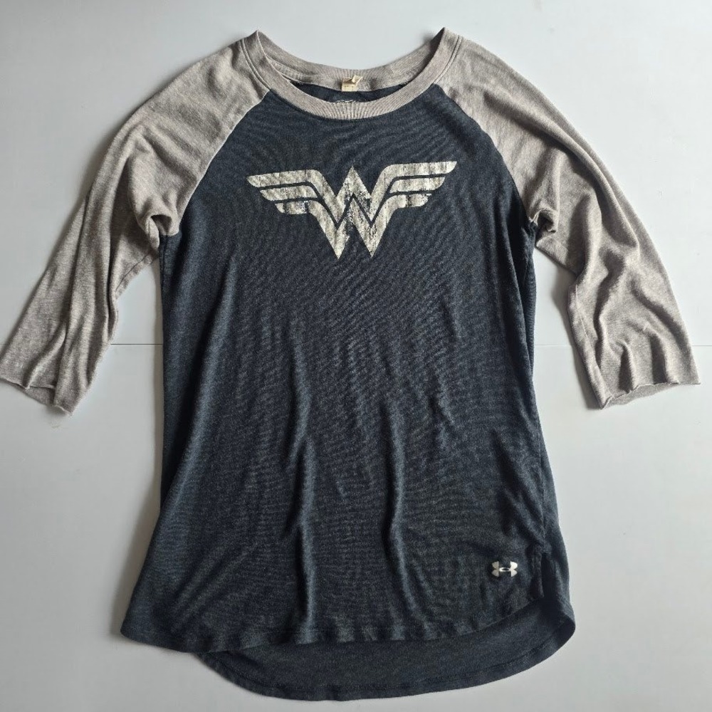 Wonder Woman Under Armour Heat Gear 3/4 Sleeve Raglan Shirt Womens S Athleisure - Picture 6 of 16